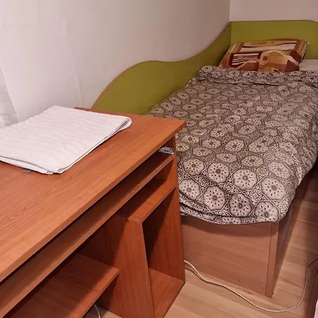 Lester Apartment